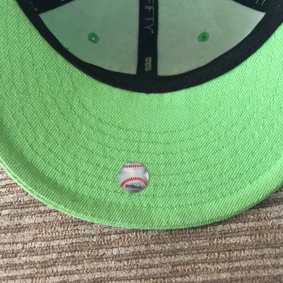 Hat - Picture 4 of 6